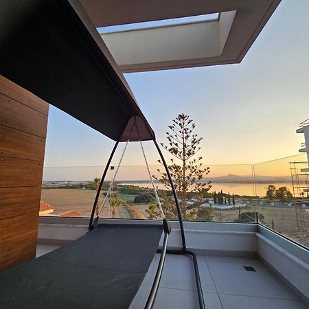Majestic Sunset Salt Lake Views 300M From Beach Lárnaca Exterior foto